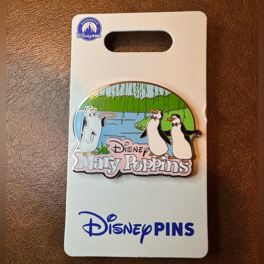 NWT Disney Mary Poppins Penguin Pin